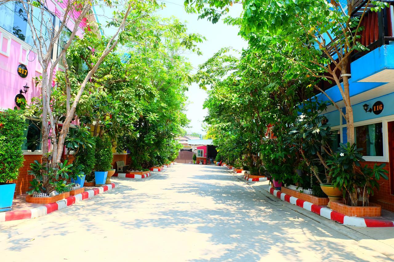 Rak Kun Resort 2 Накхонсаван Экстерьер фото