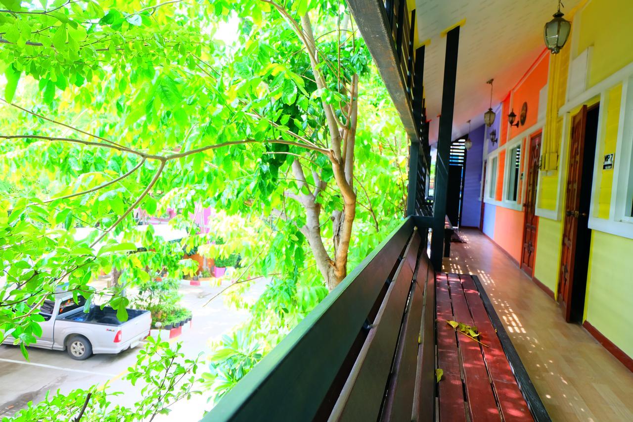 Rak Kun Resort 2 Накхонсаван Экстерьер фото
