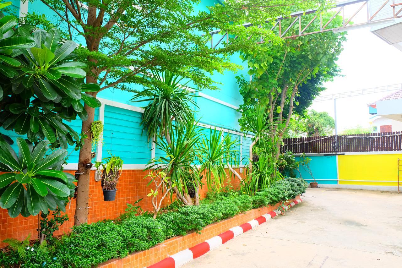 Rak Kun Resort 2 Накхонсаван Экстерьер фото